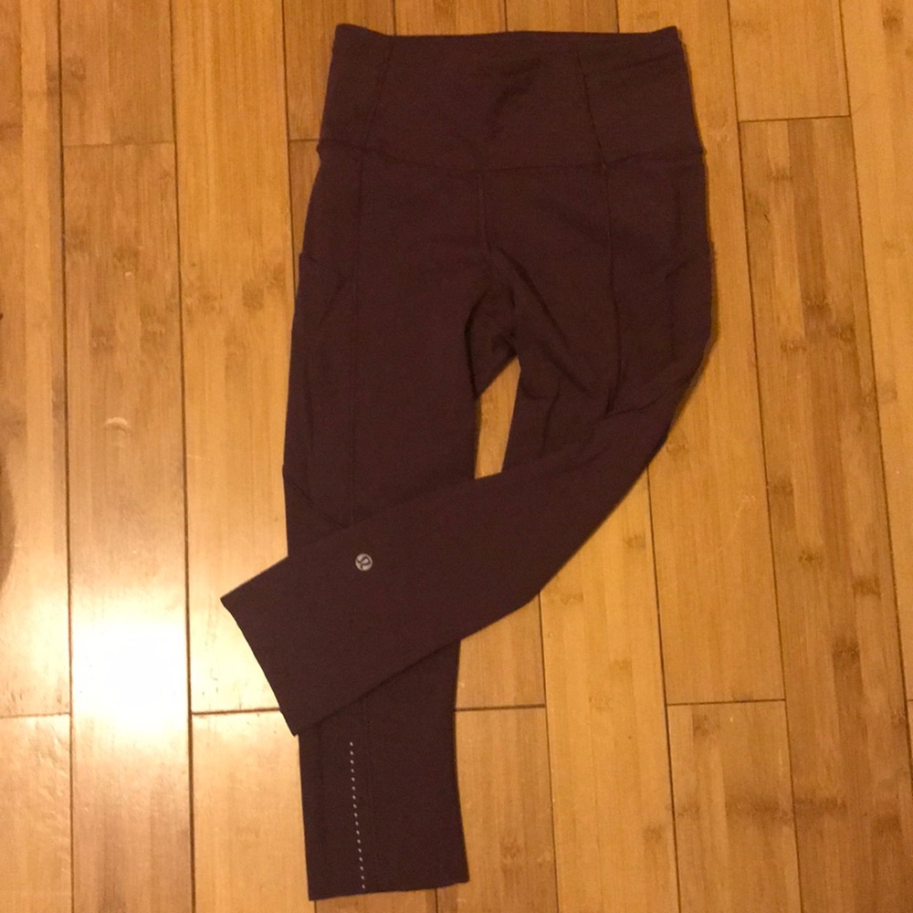 Lulu lemon maroon joggers with pockets!